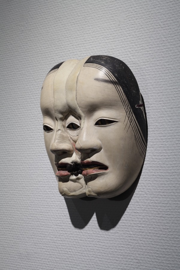SP extra : Malformed Noh Mask Series “Half Skeleton's Twins